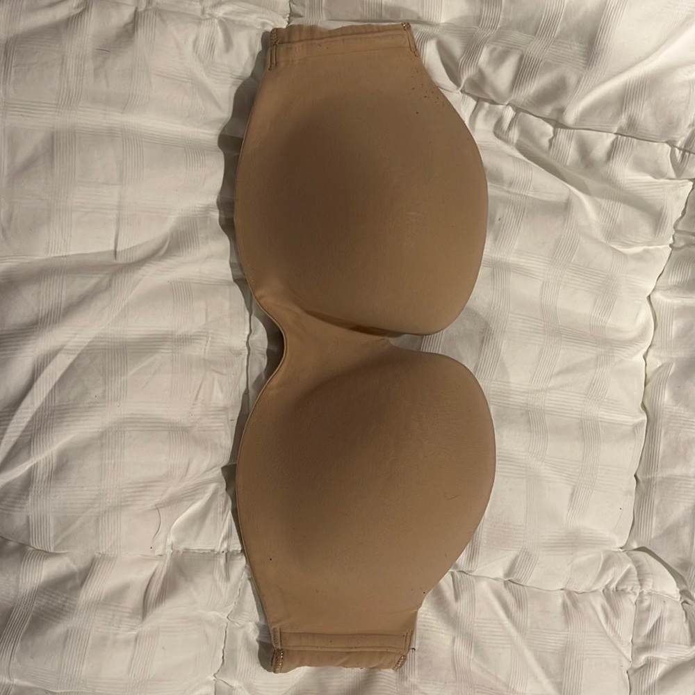 Victoria Secret Tan 38D lined strapless bra.